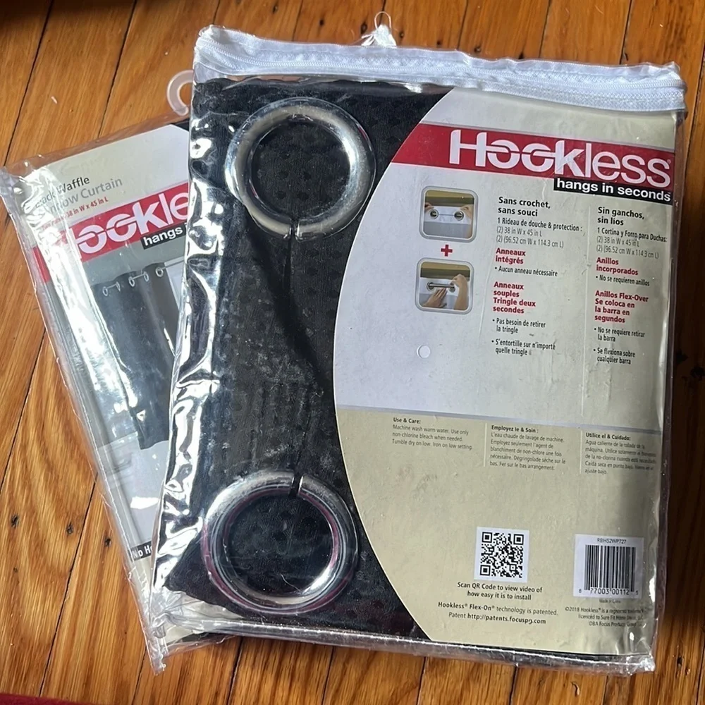 NWT Hookless Sure Fit Waffle Curtain in Black Waffle